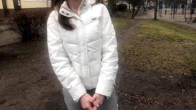 သူစိမ်းများအတွက် ငွေစုတ်ပြီး အခိုးခံရသည်။ ရုရှားအပျော်တမ်း။ စကားပြောခြင်းဖြင့်။